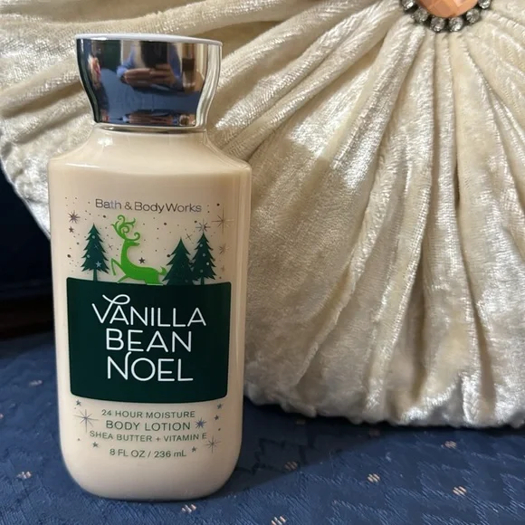 BATH & BODY WORKS SET. . . VANILLA BEAN NOEL SCENT - Picture 5 of 6